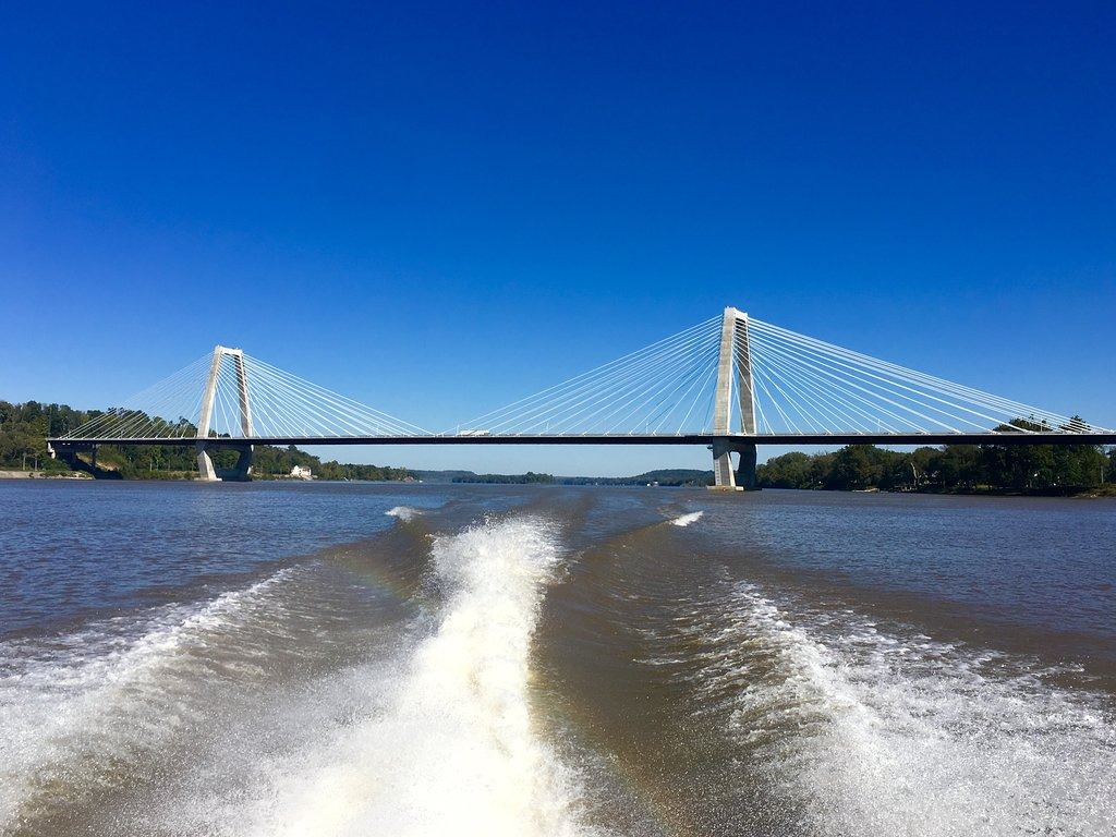 Weekday Lunch Boat Tour | Rockin Thunder River Tours